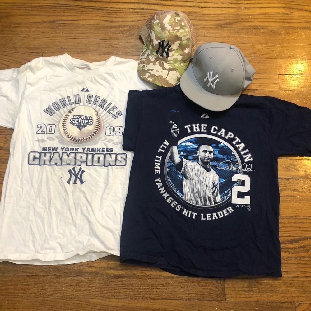 Yankees World Series & Jeter set, tees, and hat- L